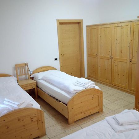 Taxus Hostel Pieve Tesino Kültér fotó