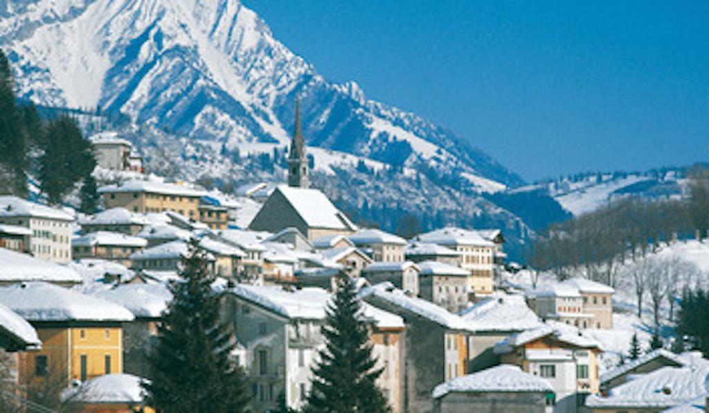 Taxus Hostel Pieve Tesino Kültér fotó