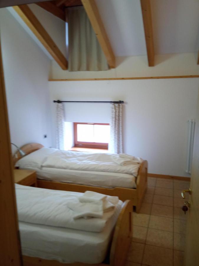 Taxus Hostel Pieve Tesino Kültér fotó